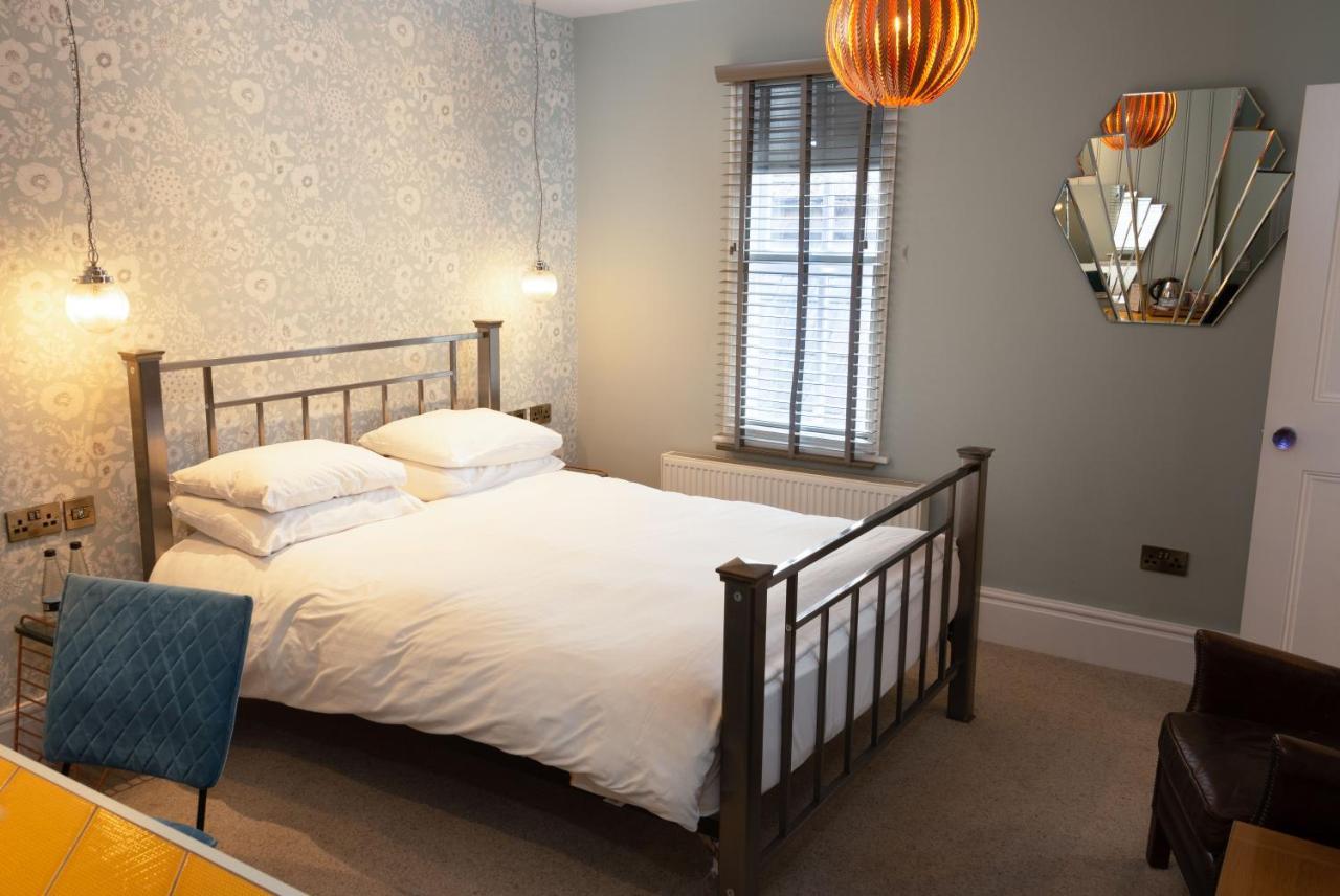 Crown Hotel Stamford Bagian luar foto