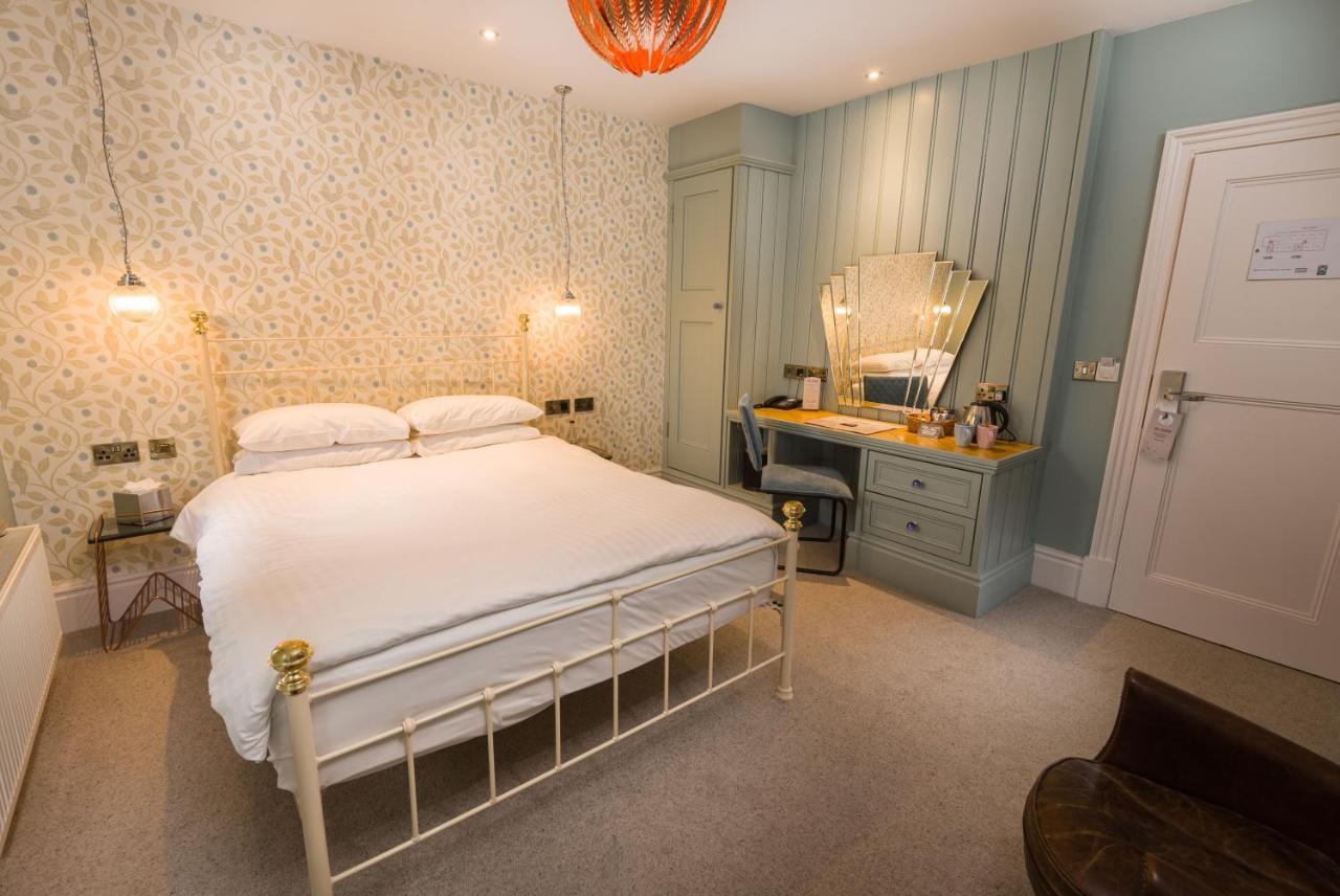 Crown Hotel Stamford Bagian luar foto