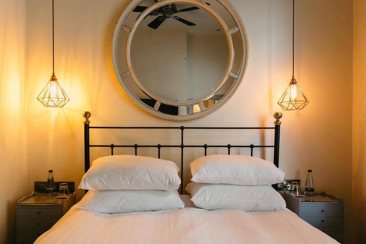 Crown Hotel Stamford Bagian luar foto