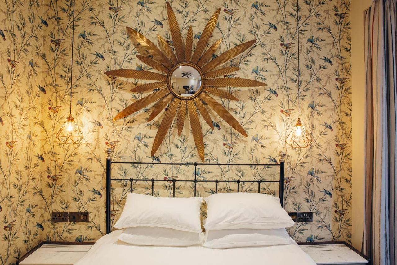 Crown Hotel Stamford Bagian luar foto