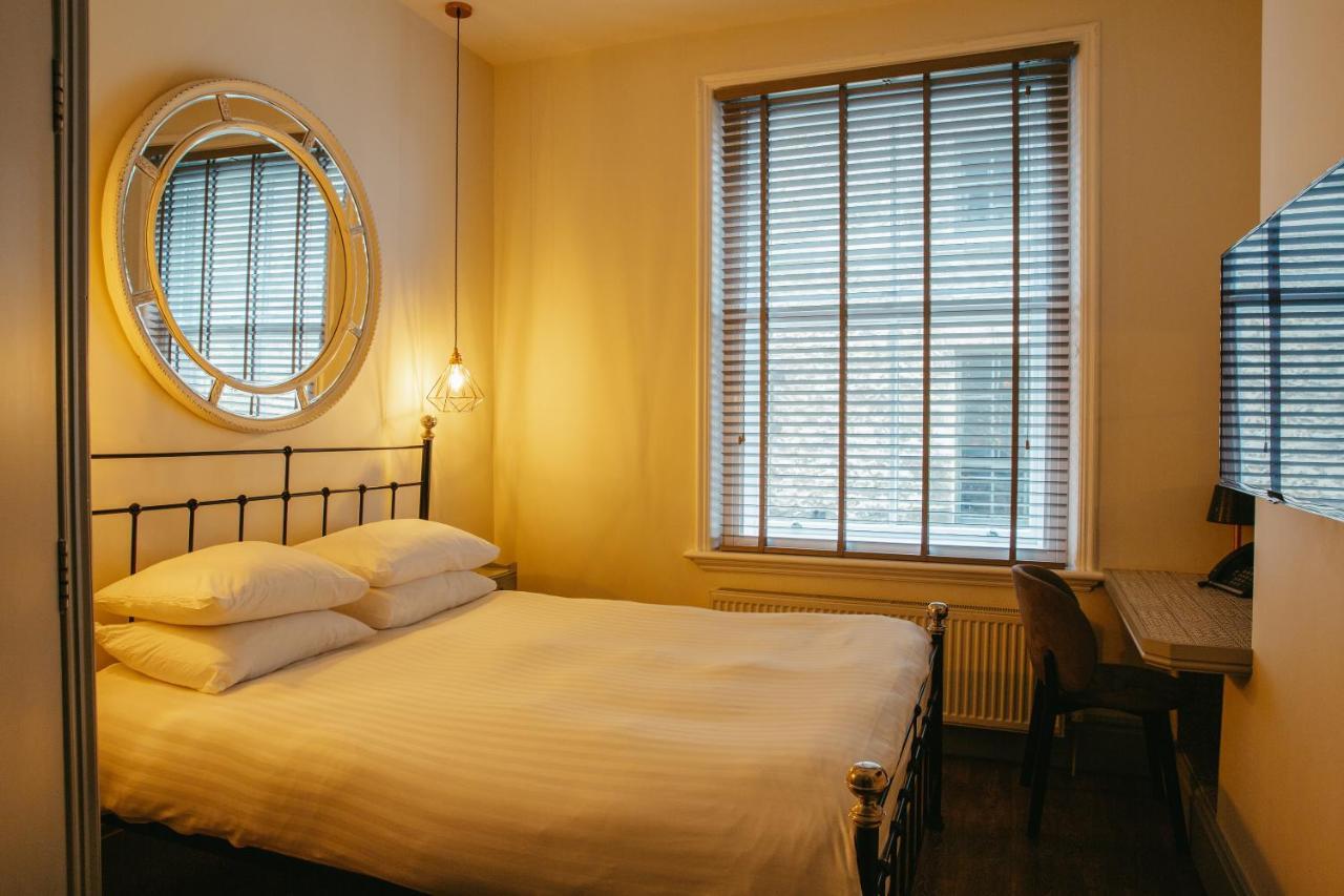 Crown Hotel Stamford Bagian luar foto