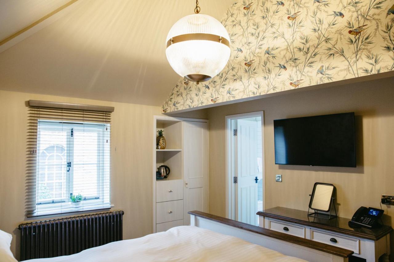 Crown Hotel Stamford Bagian luar foto