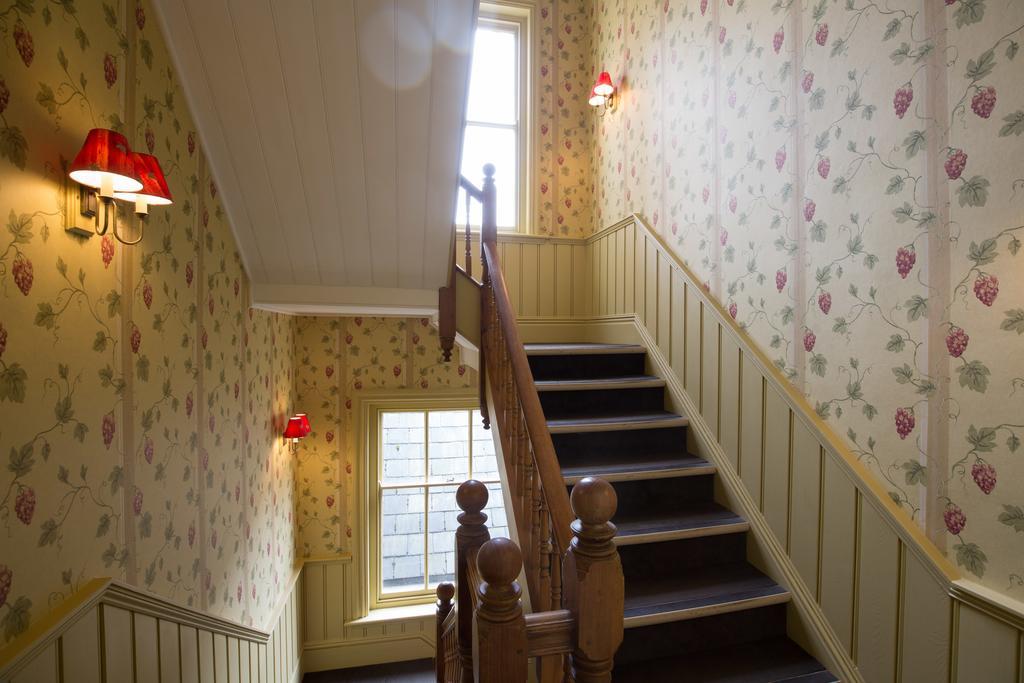 Crown Hotel Stamford Bagian luar foto